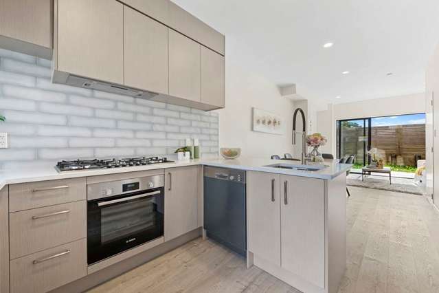 Unit 13/200 Sunnynook Road Totara Vale_4