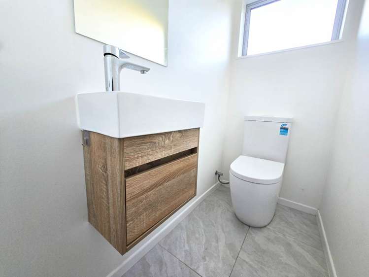 8D Taurima Avenue Pt England_7