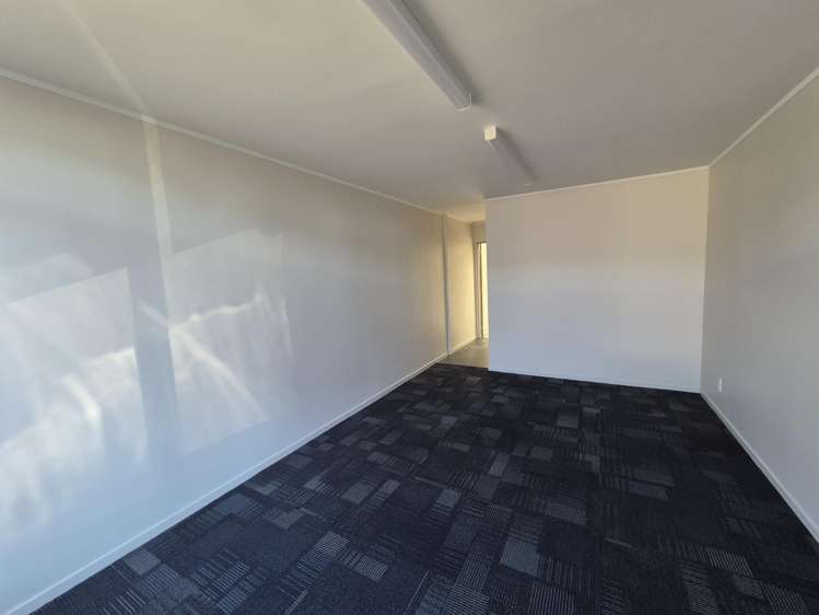 4/15 Paramount Drive Henderson_9