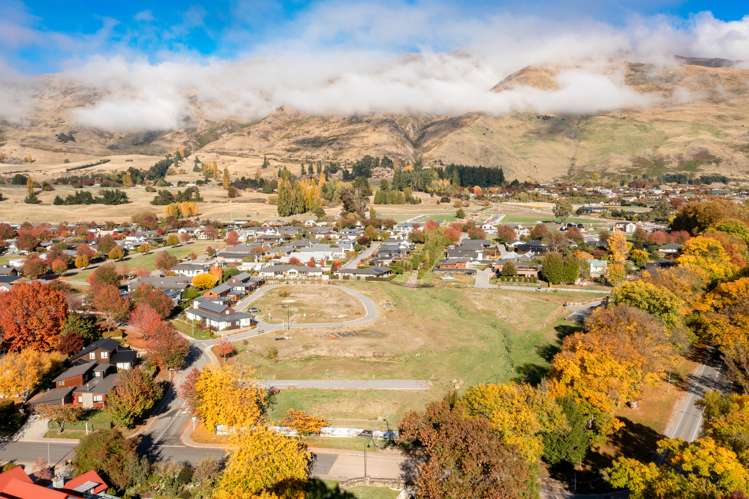 2 Kelliher Drive and 1 Ashgrove Lane Wanaka_17