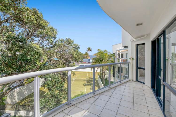 2F/6 Collins Street Takapuna_9