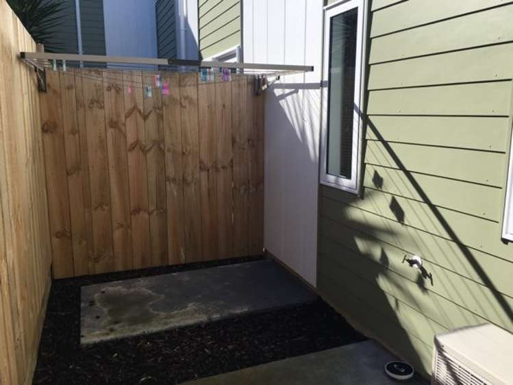 4/10 Burrows Place 1067_13