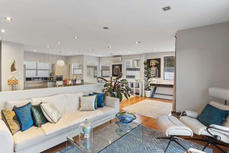 6/8 Wilk Lane Browns Bay_4