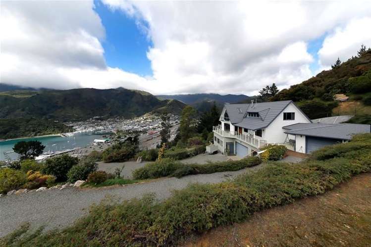 3264 Queen Charlotte Drive Picton_15