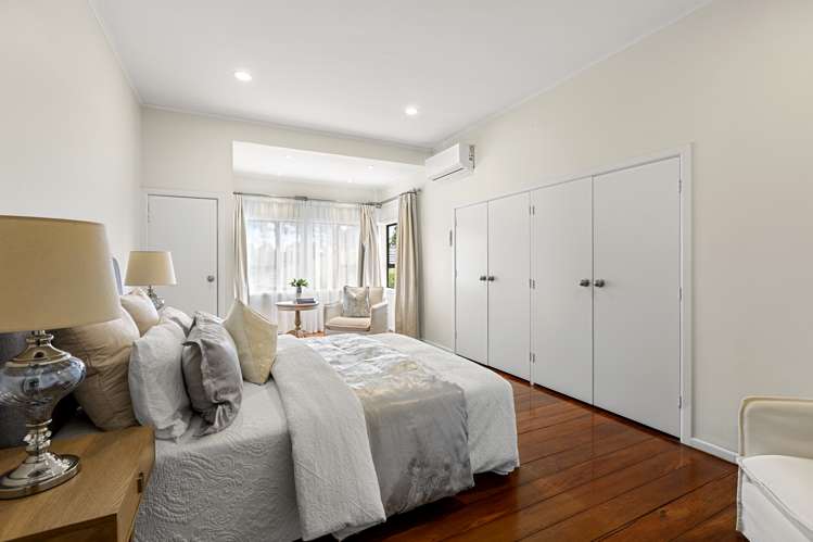 1042 Great North Road Point Chevalier_12