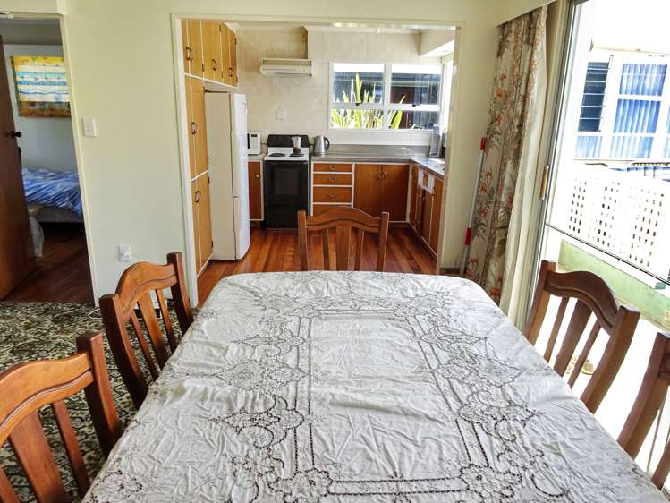 7 Hennessy Street West Foxton Beach_7