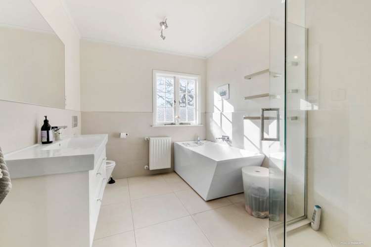 284 Whitford Park Road Whitford_13