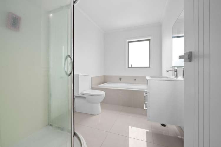 4/7 Vialou Street Hamilton Central_9