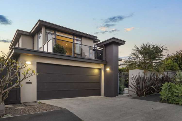 21 Hamana Street Narrow Neck_1