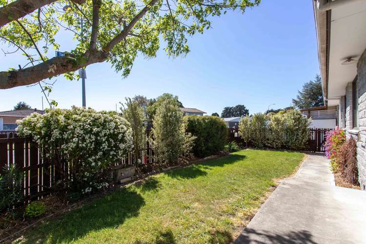 1/2 Takapu Place Bromley_15