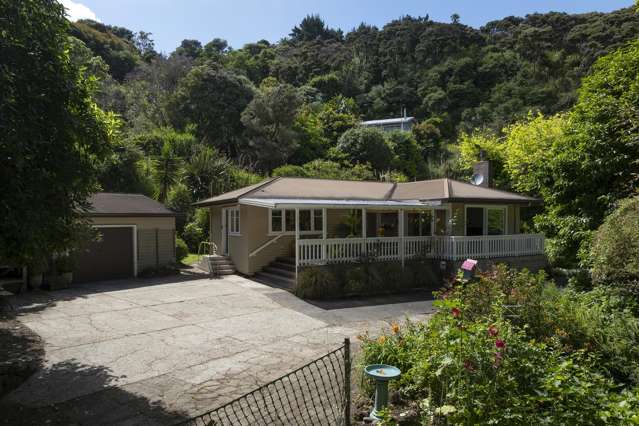 ELM COTTAGE – A WHANGAROA TREASURE