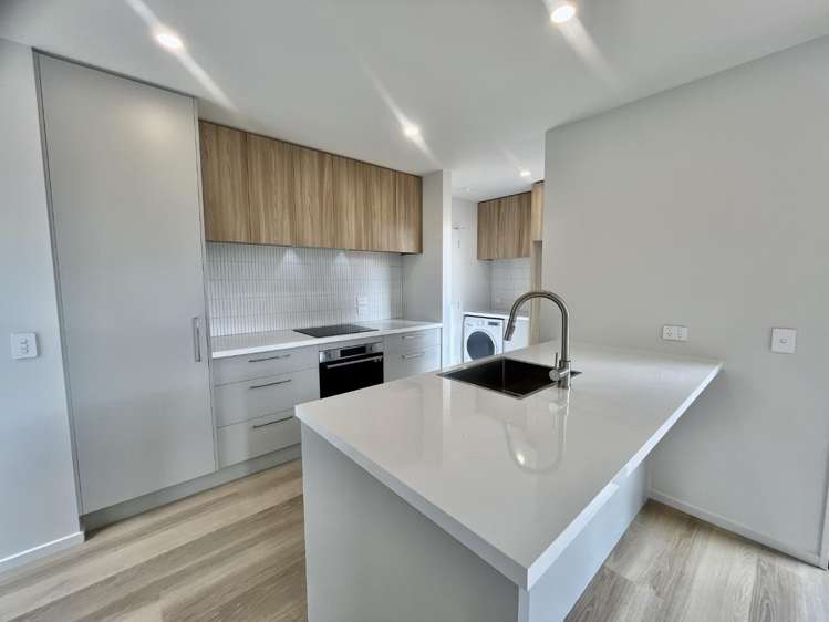 1/10 Surrey Street 1477_1