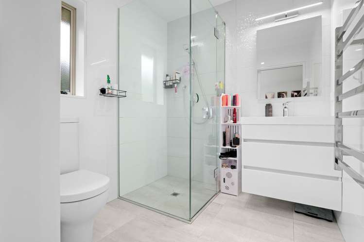 47 The Esplanade Huntington_19