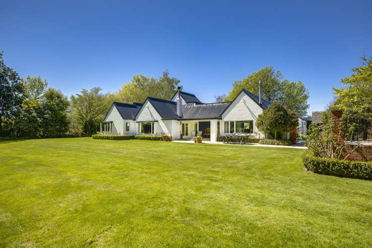 'Lochiel' - 105 Longlands Road West Longlands_9