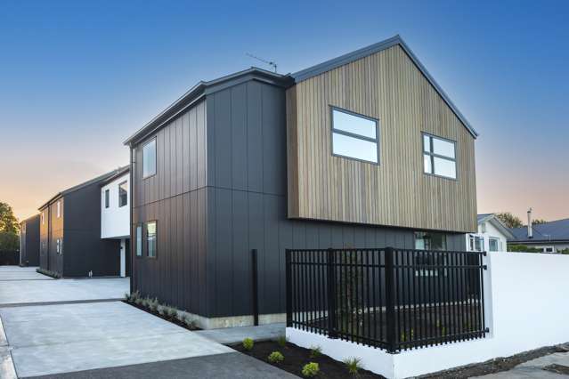 Four-bedroom, double garage, on the city fringe