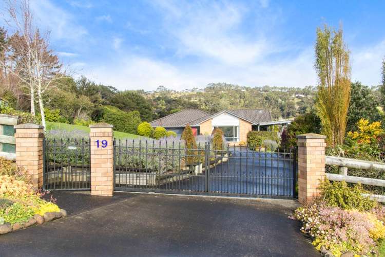 19 Manuka Grove Helensville_0