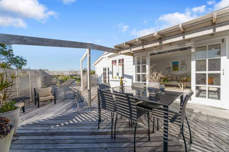 62 Beach Road Mellons Bay_31