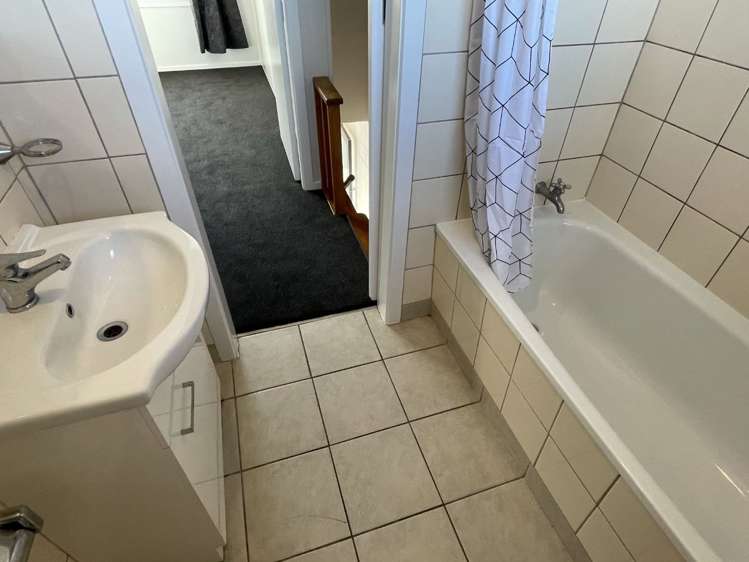 6/21 Olliviers Road Phillipstown_10