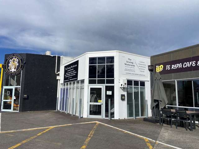 Showroom/Warehouse