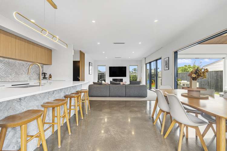 9A Desmond Place Bell Block_1