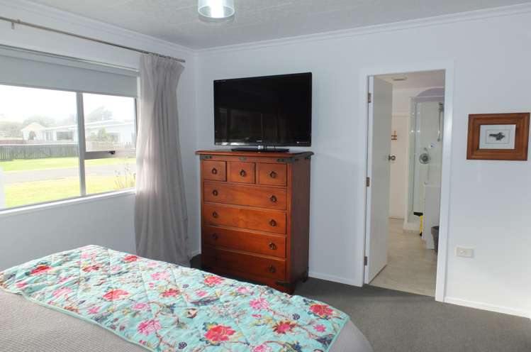 18 Chrystall Street Foxton Beach_18