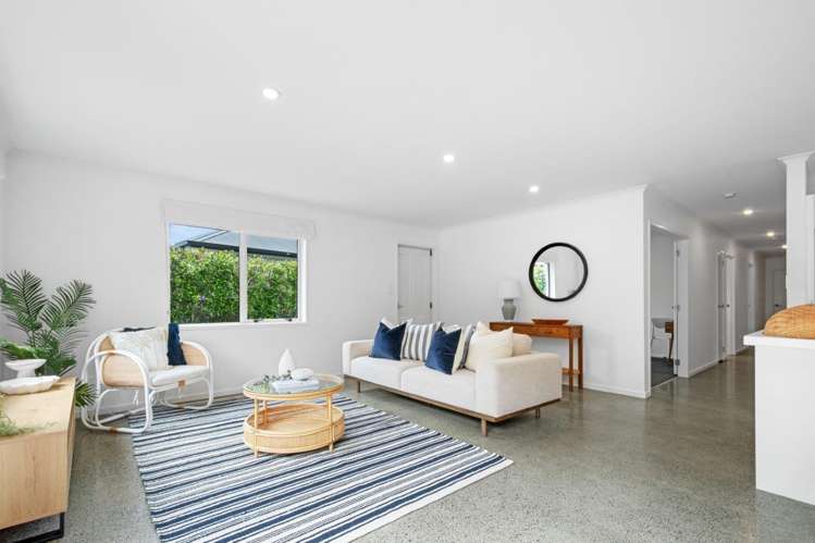 36b Forest Glen Orewa_7