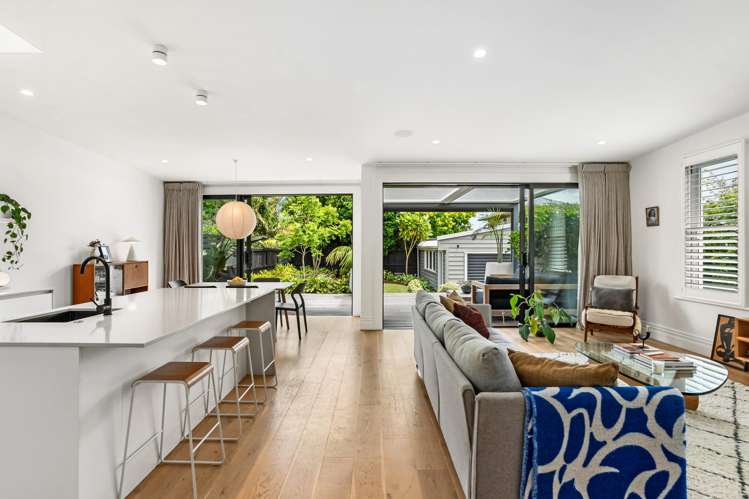 25 Volcanic Street Mount Eden_2