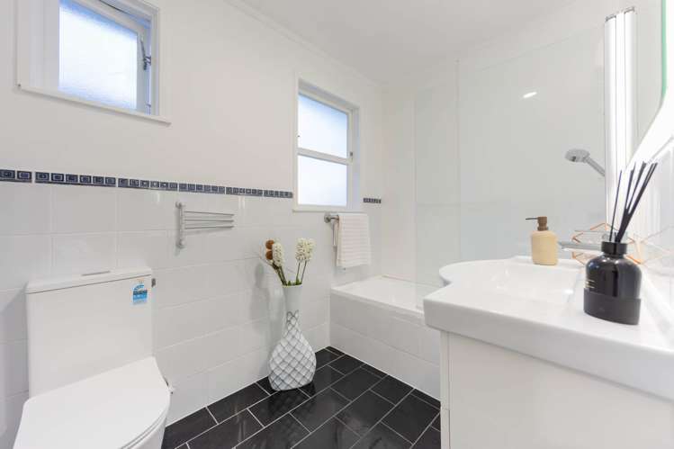 26 Cheval Drive Totara Vale_11