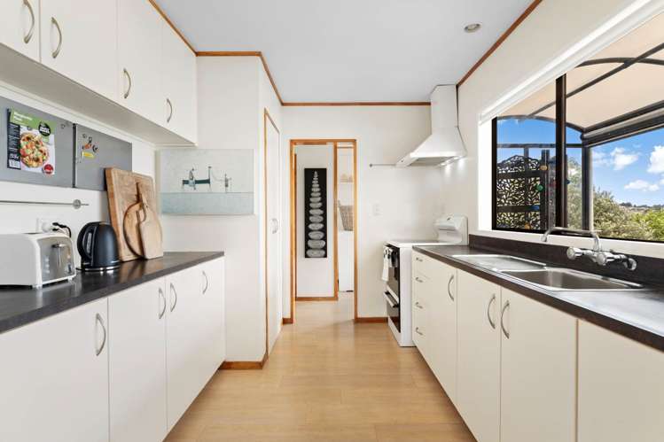 35 Fitzherbert Avenue West Harbour_11