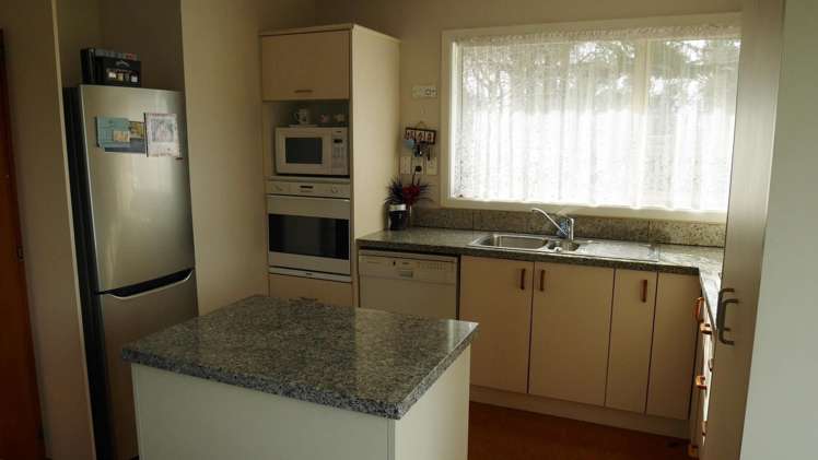 50 Kathleen Crescent Hornby_2