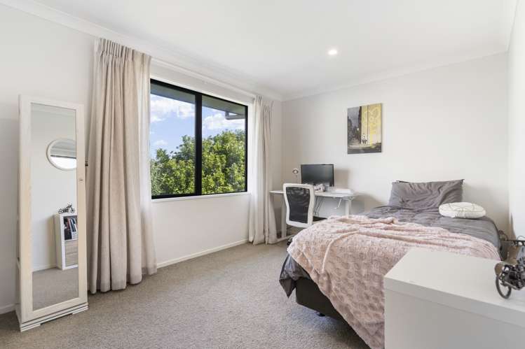 72 Constellation Avenue Beachlands_21