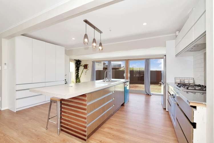 342 Pukehina Beach Road_5