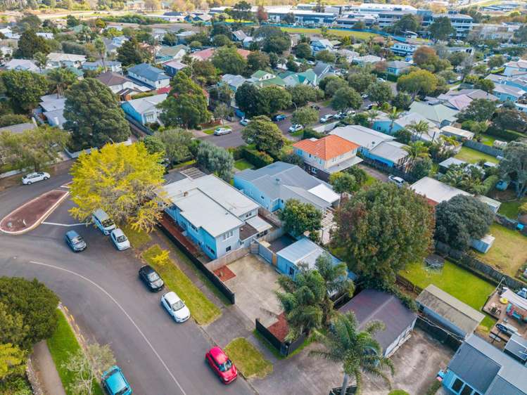 1 Mark Road Mt Albert_39