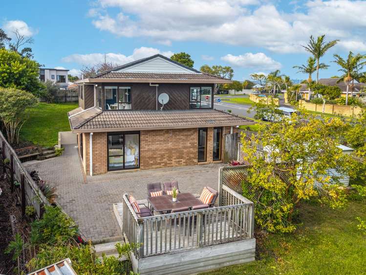 1 Lexington Drive Botany Downs_20
