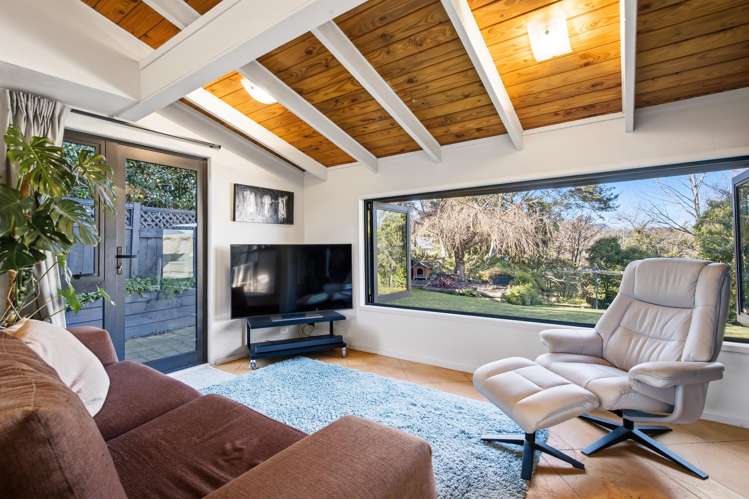 11 Armstrong Grove Hilltop_12