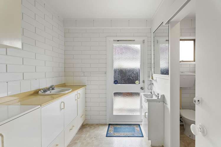 1/303 Point Chevalier Road Point Chevalier_10