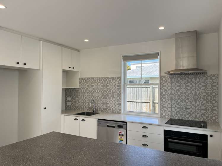 4/33 Dickens Street Addington_5