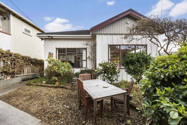 SPACIOUS, SUNNY FAMILY HOME & OPPORTUNITY