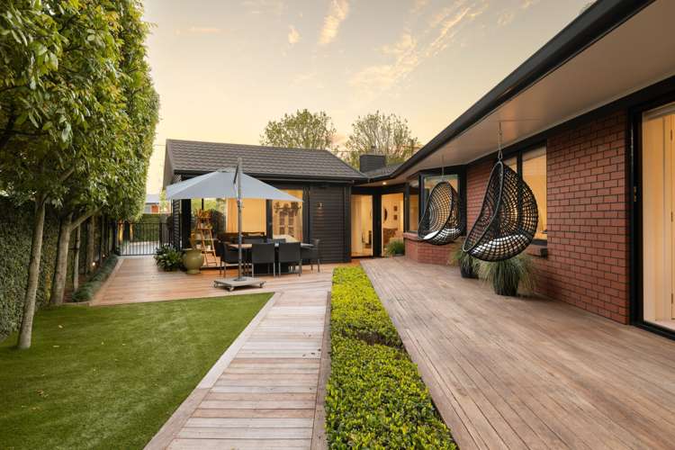 703 River Road Chartwell_9