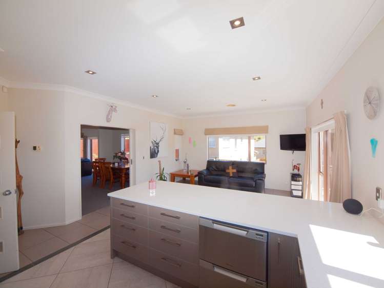 43 Erlestoke Crescent Churton Park_10