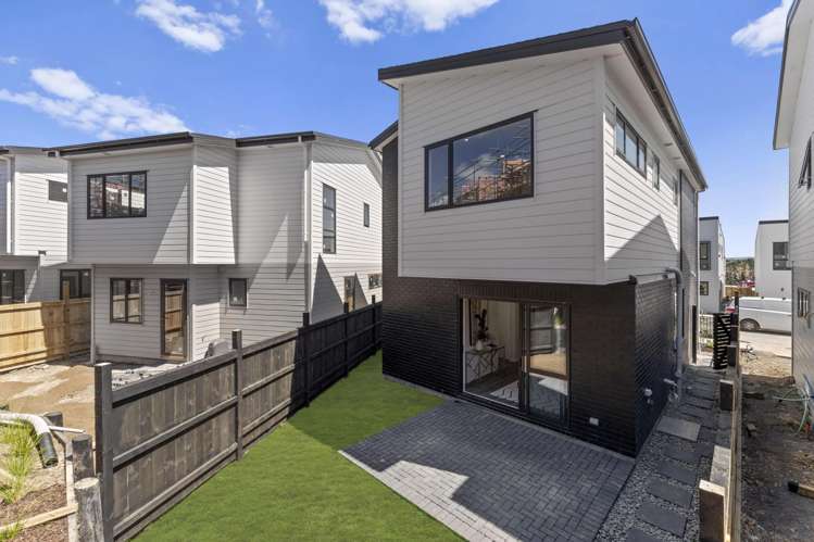 11 Greenbrier Street Westgate_16