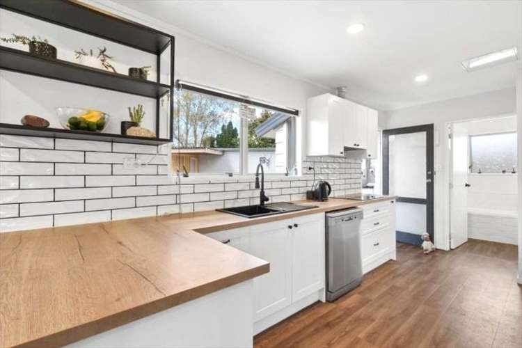 12 Conifer Place 11555_3