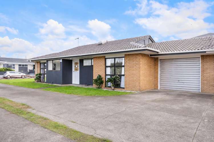 1/4 Warwick Avenue_0