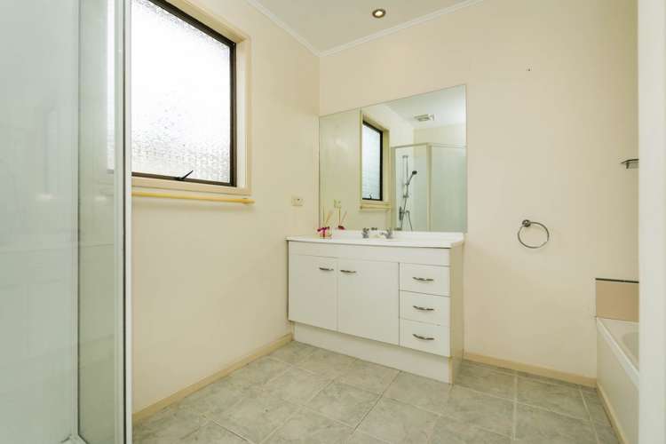 24 Weetman Drive Browns Bay_13