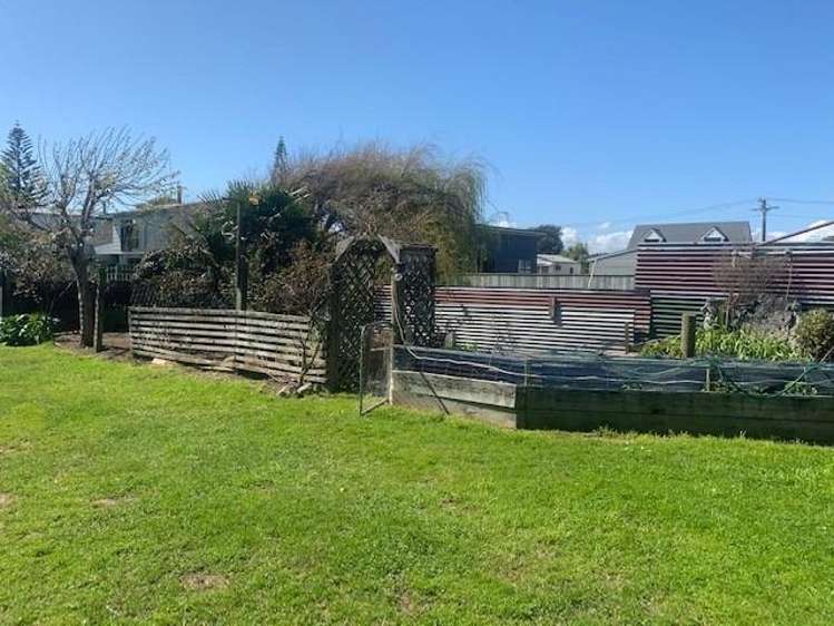 13 Pratt Avenue 1207_13