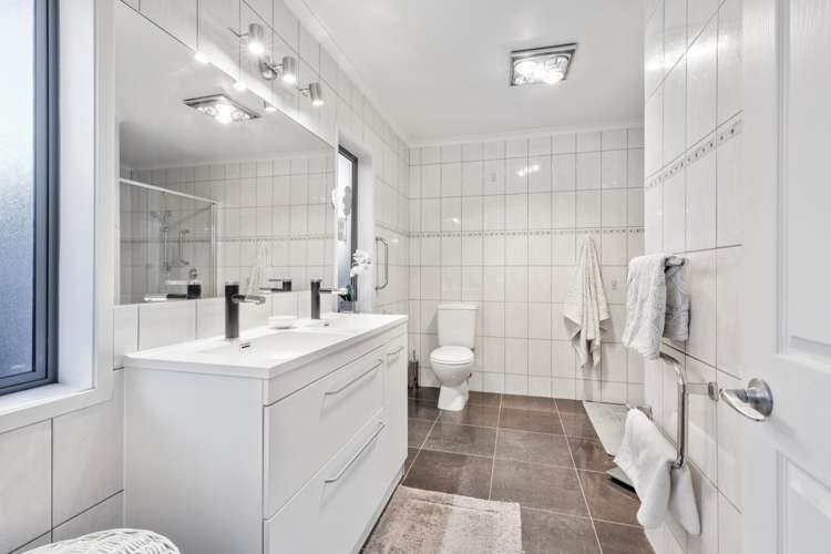 7 Santorini Key Papamoa_14