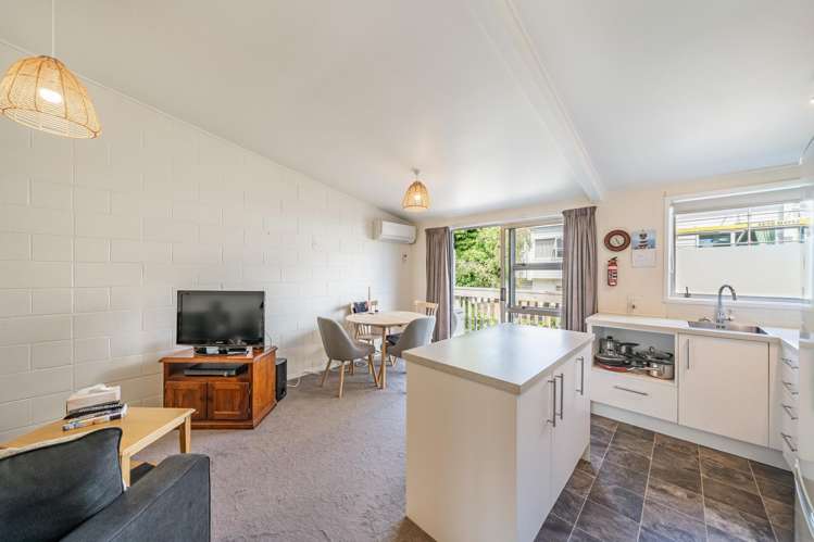 4/23 Collins Avenue Tawa_21