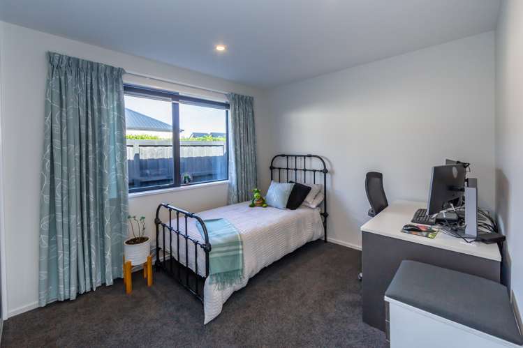 2 Biggles Place Lincoln_11