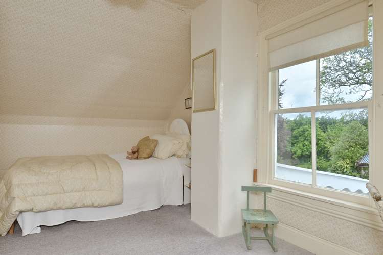 61 Gordon Street Southbridge_9