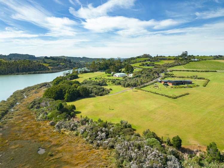 22/2958 State Highway 10 Paewhenua Island_16